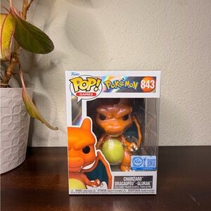 Pokémon Center Funko Pop CHARIZARD Pearlescent #843 Pokemon Vinyl Figure - NEW